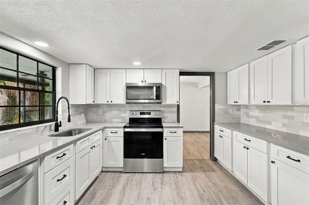 For Sale: $325,000 (3 beds, 2 baths, 2146 Square Feet)