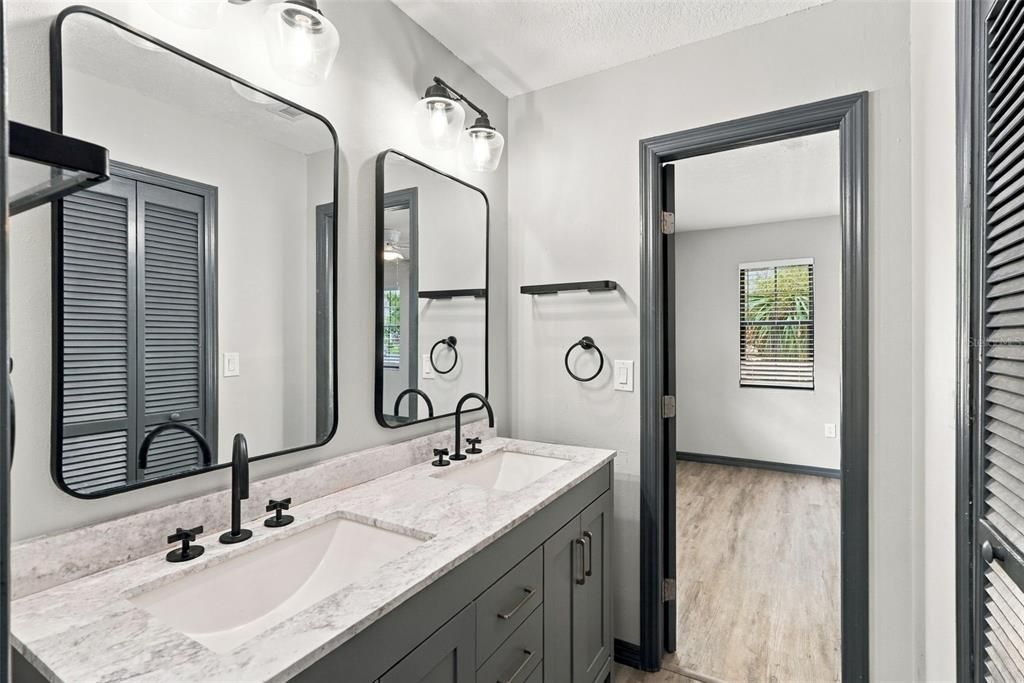 For Sale: $325,000 (3 beds, 2 baths, 2146 Square Feet)