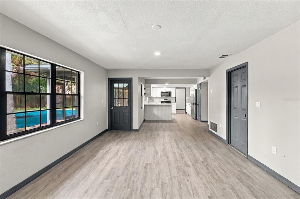 For Sale: $325,000 (3 beds, 2 baths, 2146 Square Feet)
