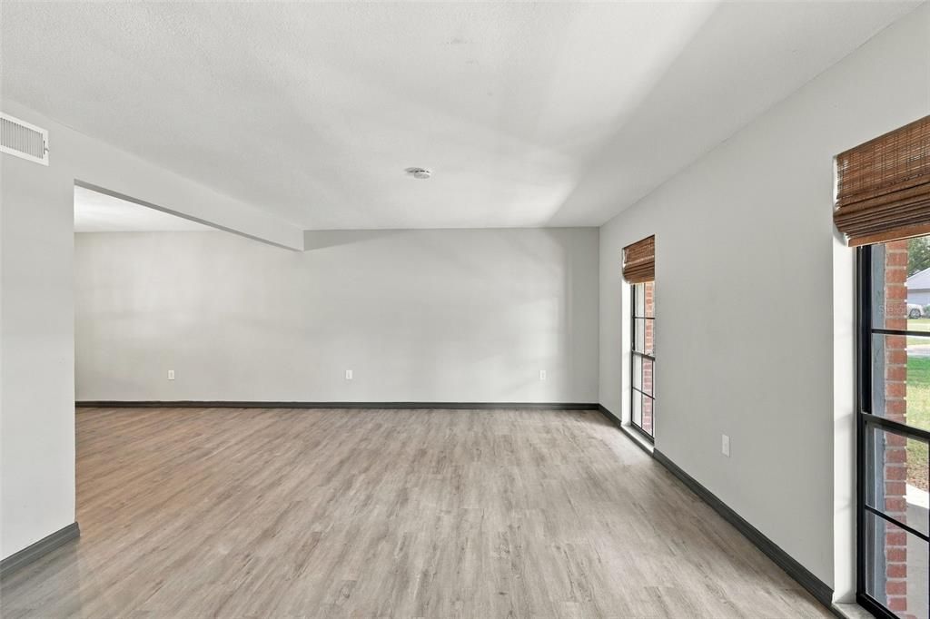 For Sale: $325,000 (3 beds, 2 baths, 2146 Square Feet)