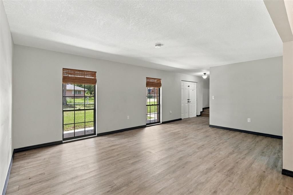 For Sale: $325,000 (3 beds, 2 baths, 2146 Square Feet)