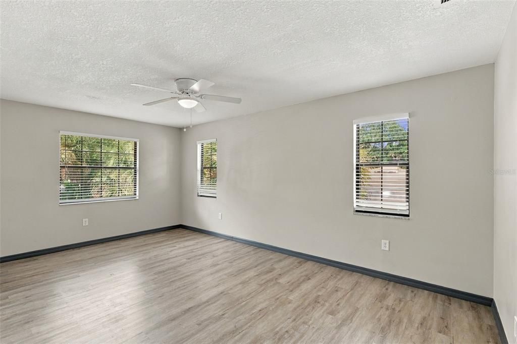 For Sale: $325,000 (3 beds, 2 baths, 2146 Square Feet)