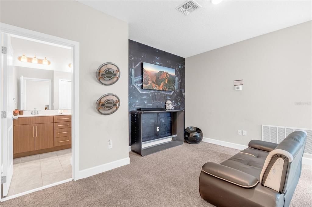 For Rent: $2,800 (4 beds, 3 baths, 2205 Square Feet)