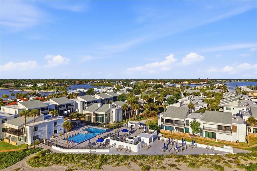 For Sale: $415,000 (2 beds, 2 baths, 934 Square Feet)