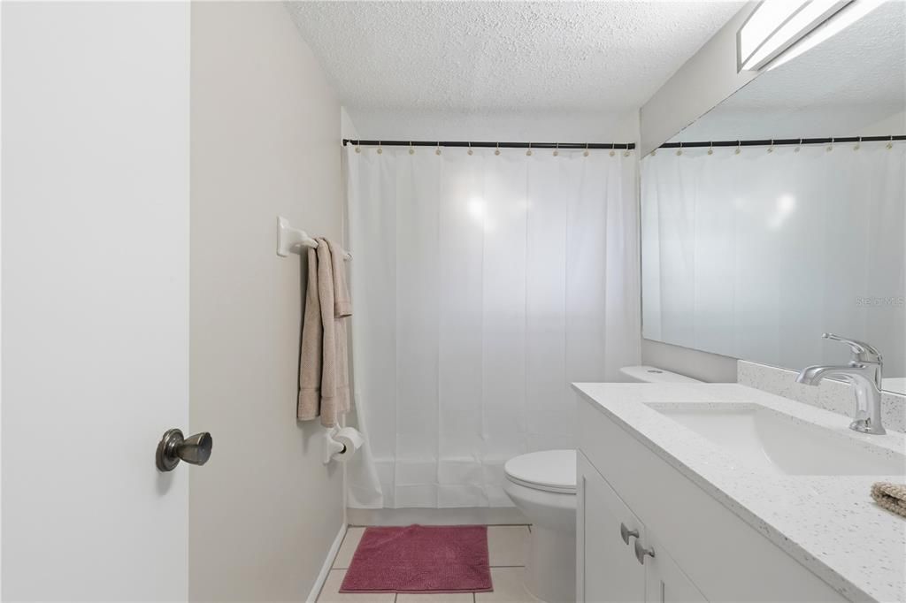 For Sale: $415,000 (2 beds, 2 baths, 934 Square Feet)
