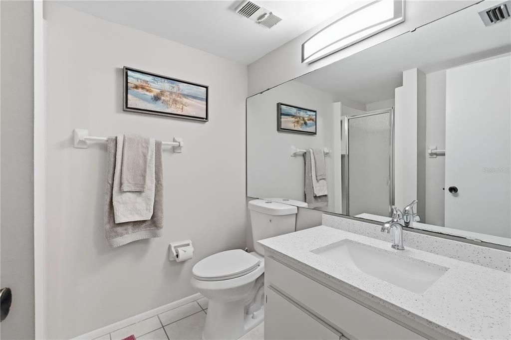 For Sale: $415,000 (2 beds, 2 baths, 934 Square Feet)