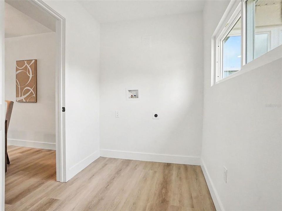 На продажу: $449,999 (3 спален, 2 ванн, 1673 Квадратных фут)