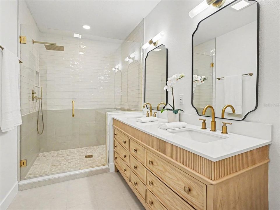 На продажу: $449,999 (3 спален, 2 ванн, 1673 Квадратных фут)