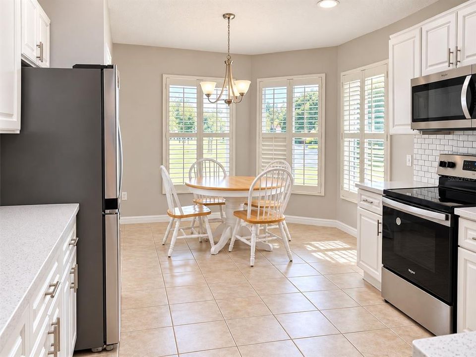 For Sale: $274,900 (2 beds, 2 baths, 1387 Square Feet)