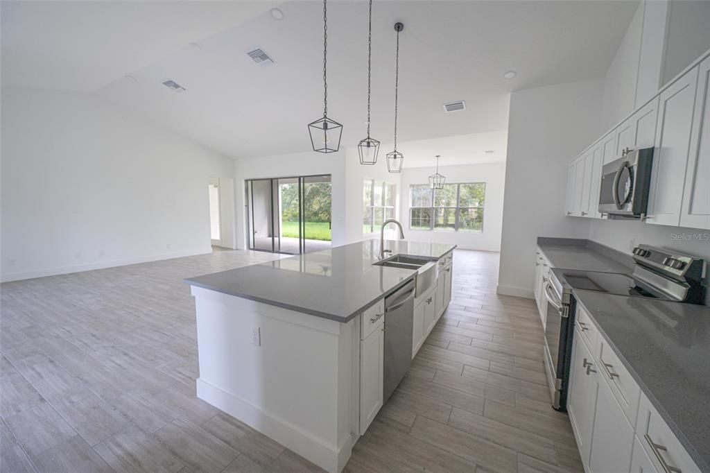 En Venta: $840,000 (4 camas, 3 baños, 3556 Pies cuadrados)