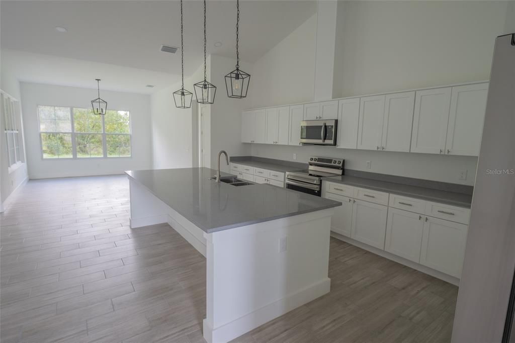 En Venta: $840,000 (4 camas, 3 baños, 3556 Pies cuadrados)