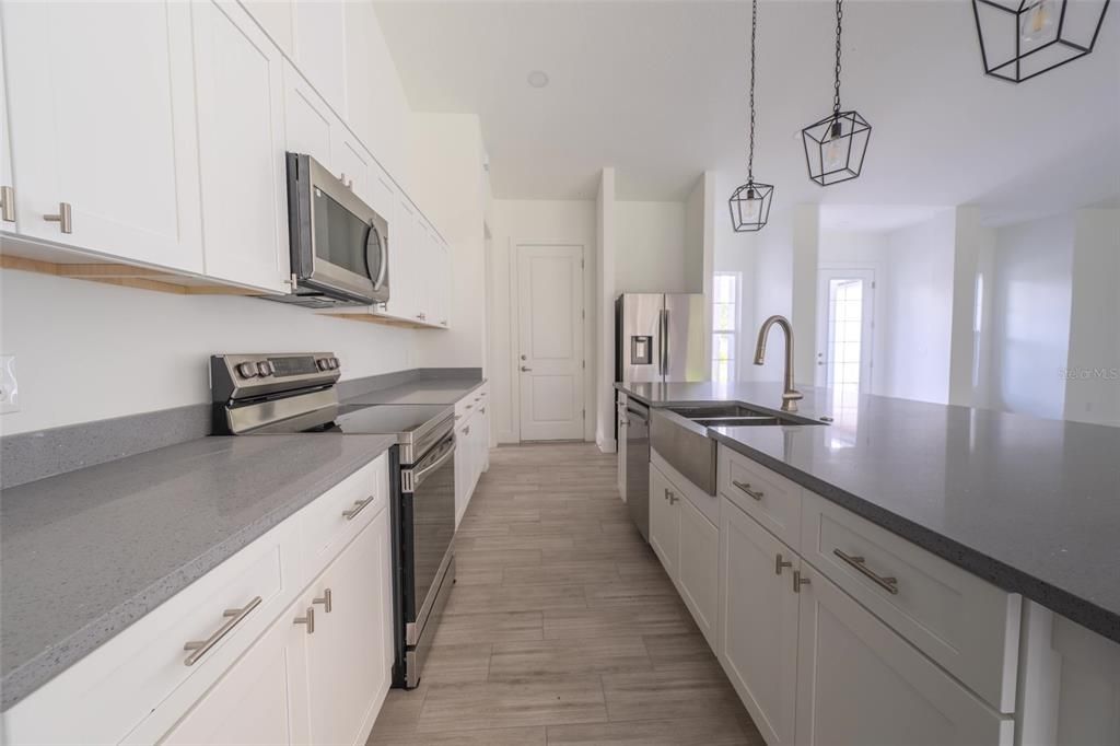 En Venta: $840,000 (4 camas, 3 baños, 3556 Pies cuadrados)