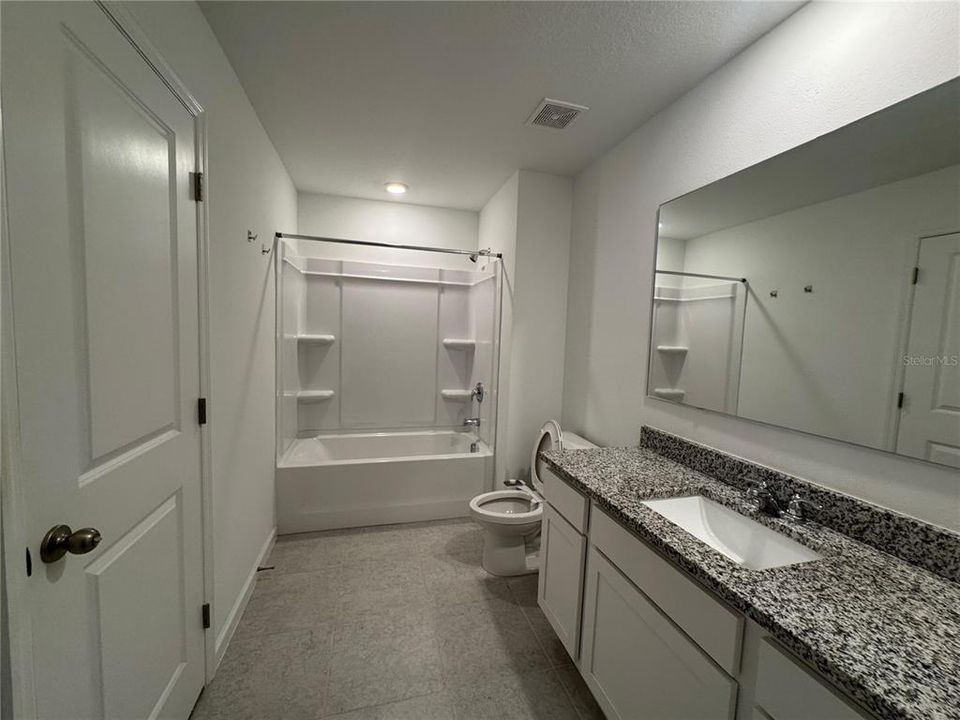 For Rent: $2,300 (3 beds, 2 baths, 1424 Square Feet)