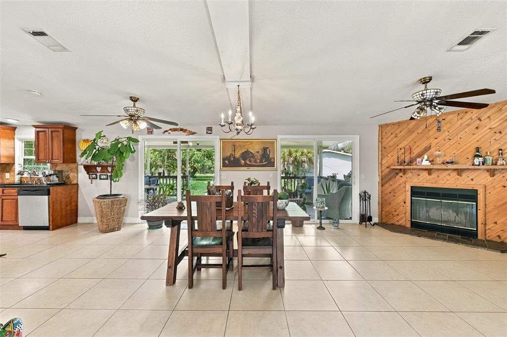 For Sale: $275,000 (3 beds, 2 baths, 1620 Square Feet)