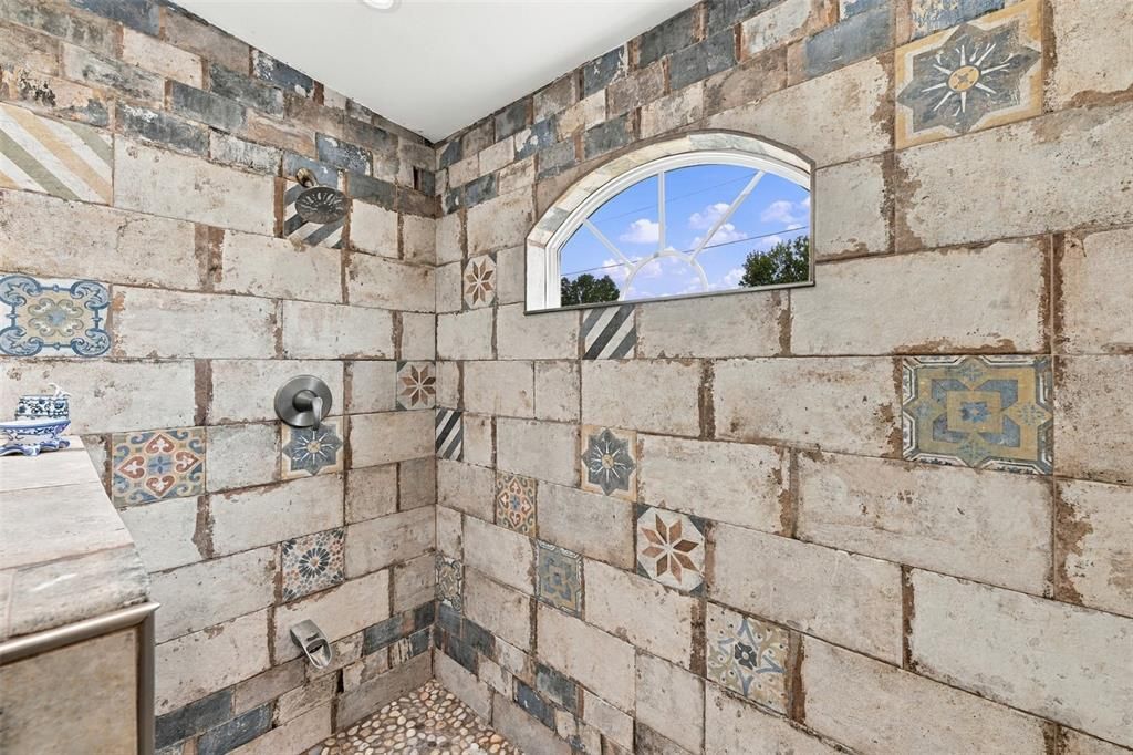 For Sale: $275,000 (3 beds, 2 baths, 1620 Square Feet)