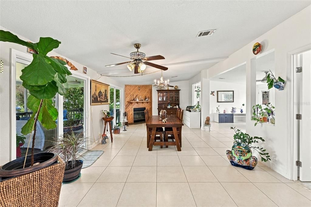 For Sale: $275,000 (3 beds, 2 baths, 1620 Square Feet)