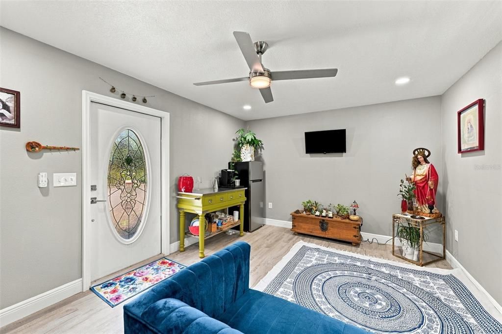 For Sale: $275,000 (3 beds, 2 baths, 1620 Square Feet)