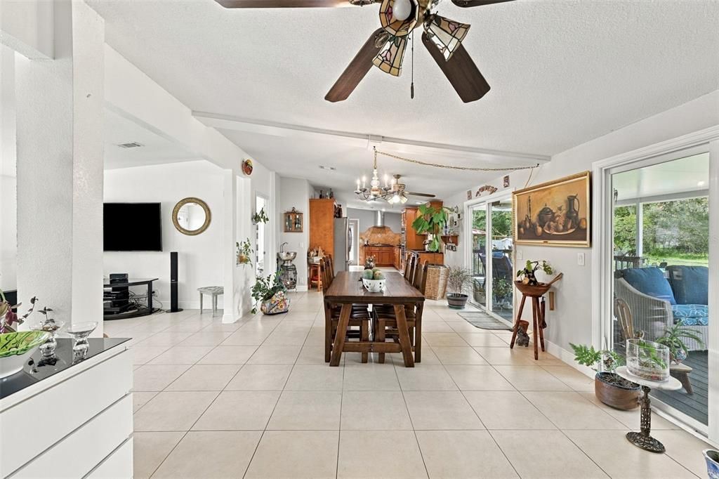 For Sale: $275,000 (3 beds, 2 baths, 1620 Square Feet)