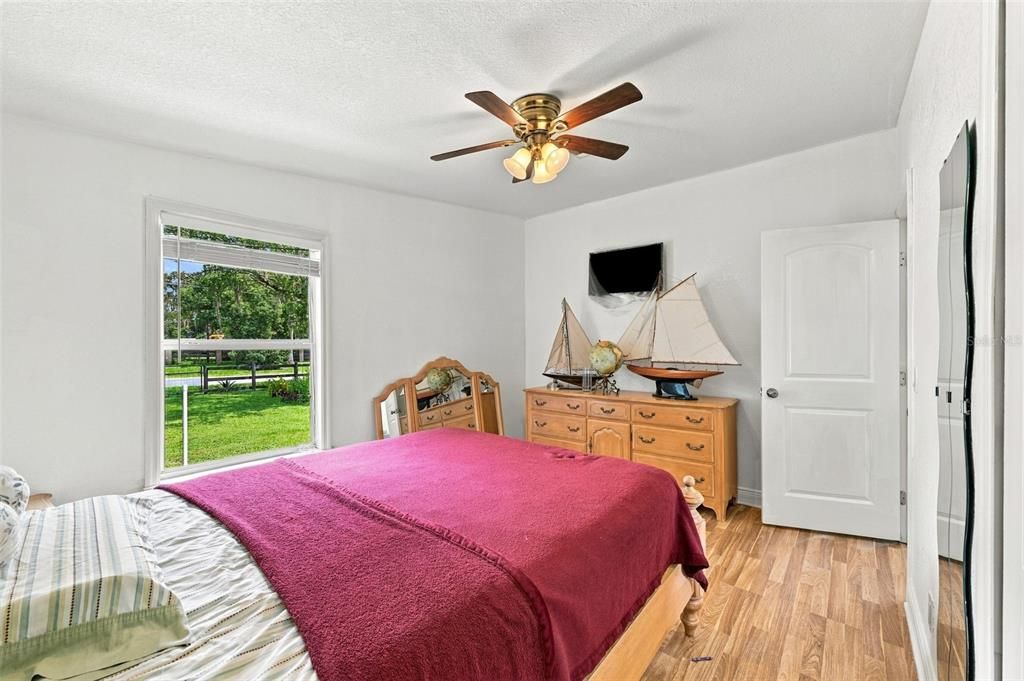 For Sale: $275,000 (3 beds, 2 baths, 1620 Square Feet)