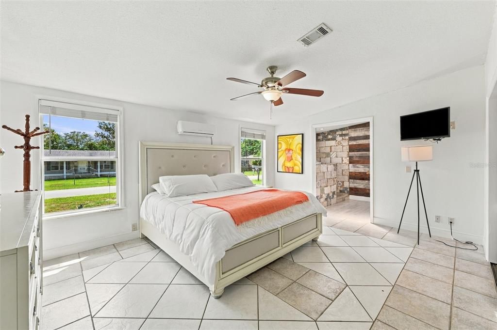 For Sale: $275,000 (3 beds, 2 baths, 1620 Square Feet)