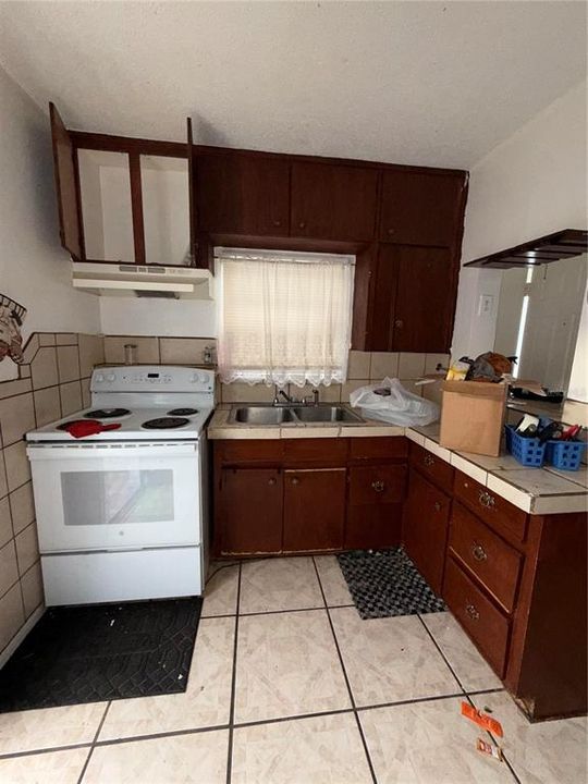 На продажу: $120,000 (2 спален, 2 ванн, 980 Квадратных фут)