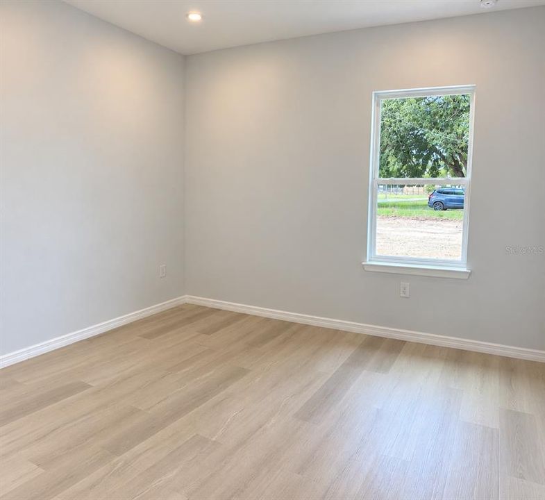 На продажу: $285,000 (3 спален, 2 ванн, 1392 Квадратных фут)