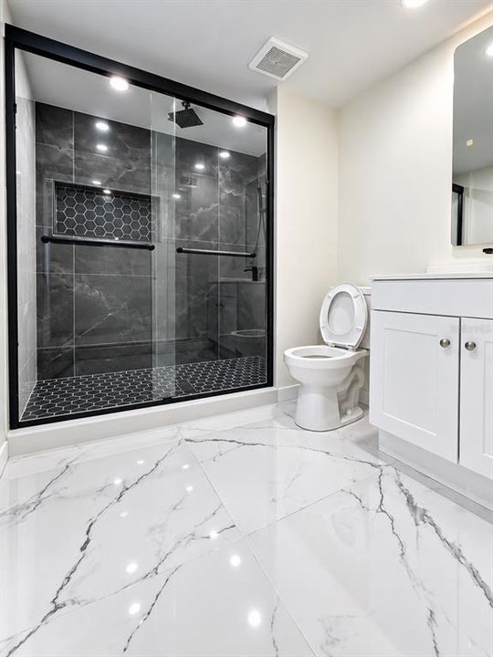 На продажу: $369,999 (4 спален, 2 ванн, 1582 Квадратных фут)