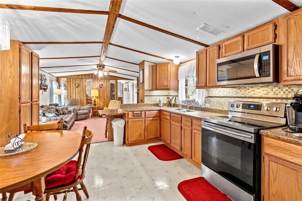 Recently Sold: $130,000 (2 beds, 2 baths, 1035 Square Feet)