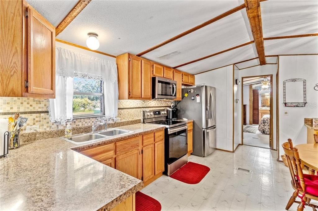 Recently Sold: $130,000 (2 beds, 2 baths, 1035 Square Feet)