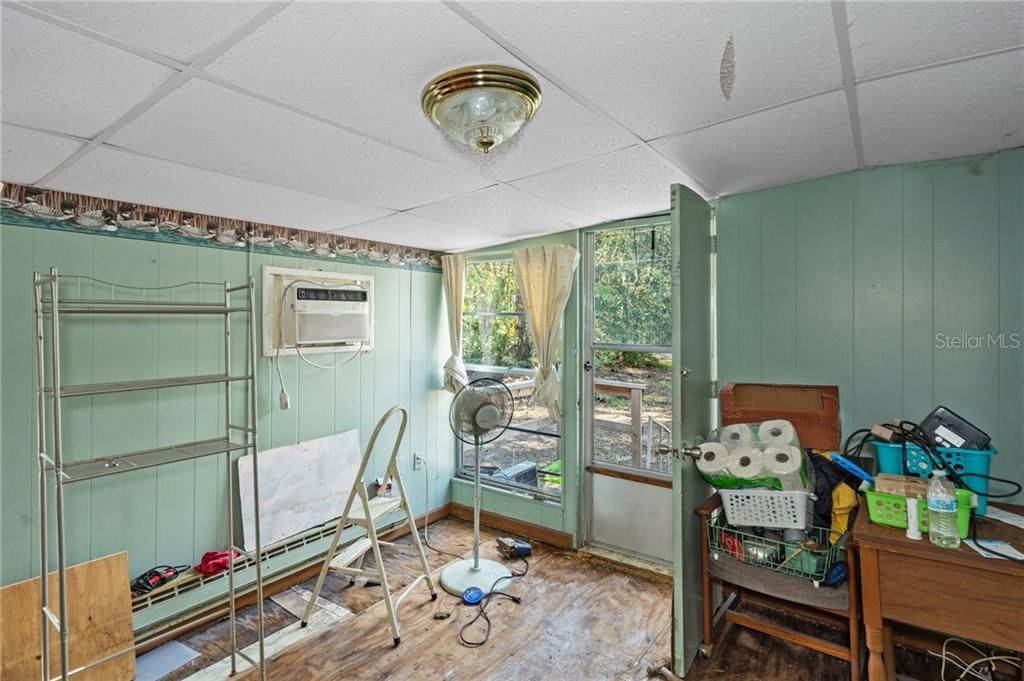 Recently Sold: $62,500 (2 beds, 1 baths, 860 Square Feet)