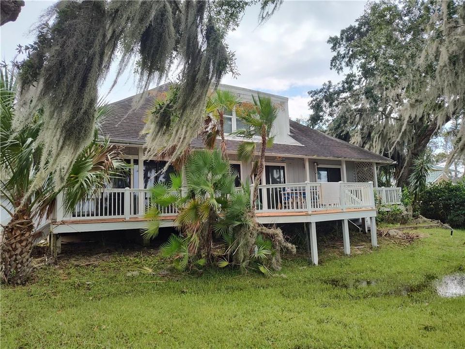 Vendido Recientemente: $975,000 (3 camas, 2 baños, 1618 Pies cuadrados)