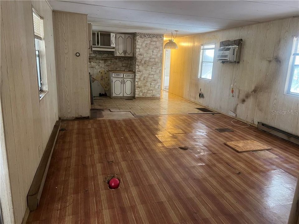 Недавно продано: $46,900 (2 спален, 1 ванн, 784 Квадратных фут)
