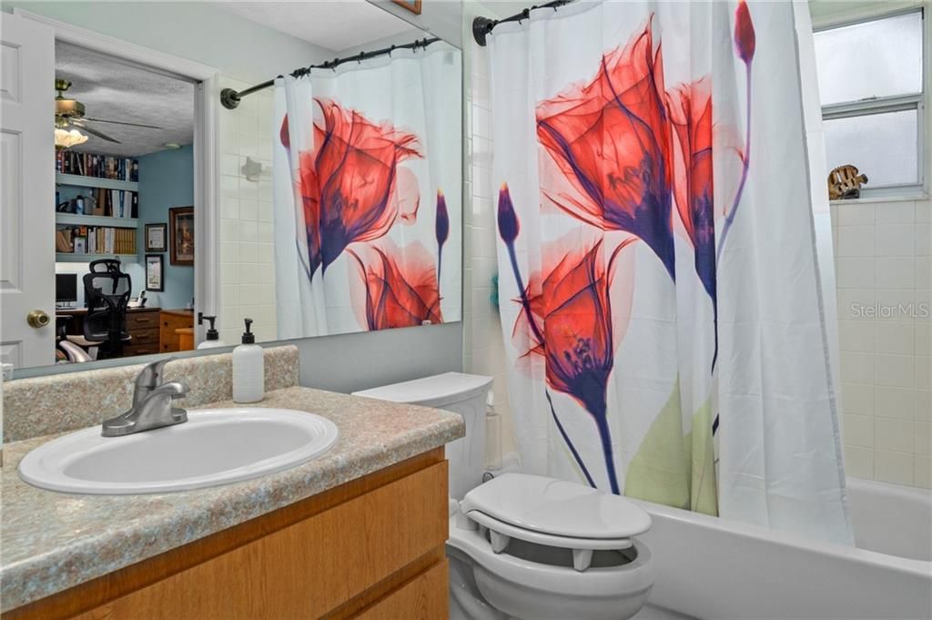 Activo con contrato: $420,000 (2 camas, 2 baños, 1356 Pies cuadrados)
