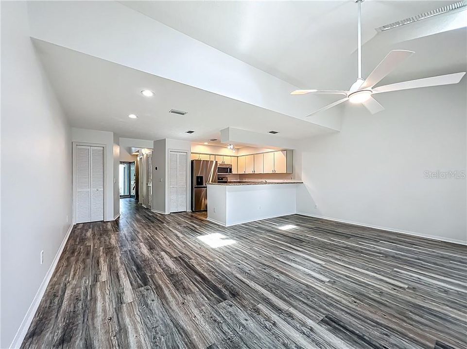 Recently Sold: $344,900 (2 beds, 2 baths, 1209 Square Feet)