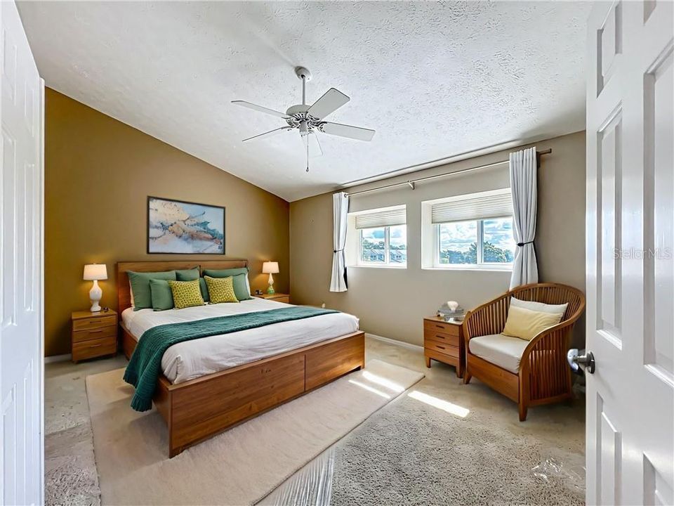 Recently Sold: $344,900 (2 beds, 2 baths, 1209 Square Feet)