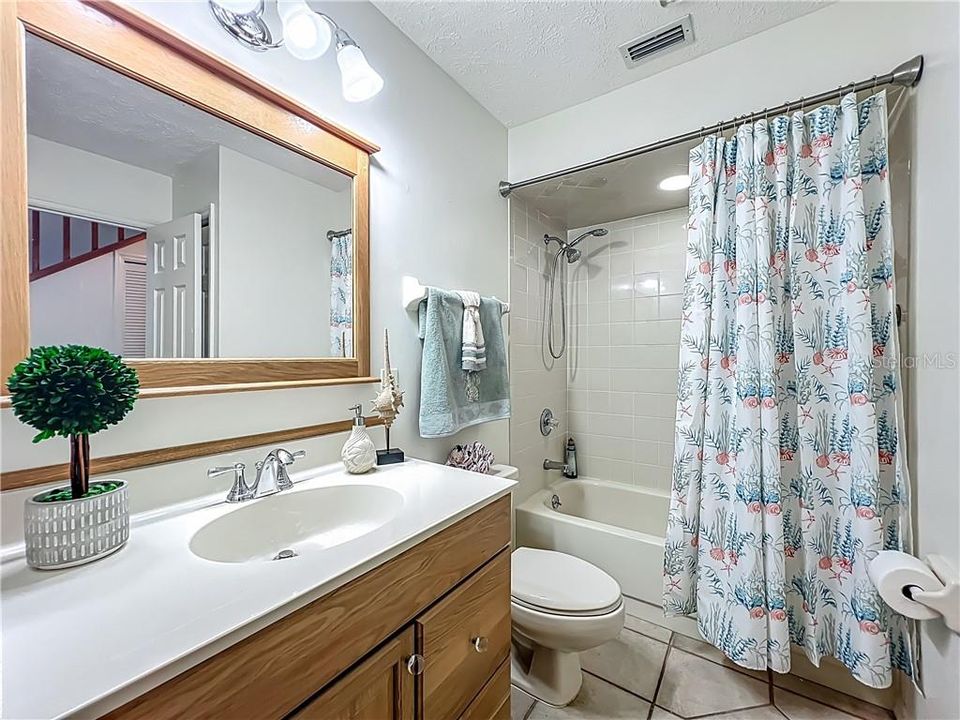 Recently Sold: $344,900 (2 beds, 2 baths, 1209 Square Feet)