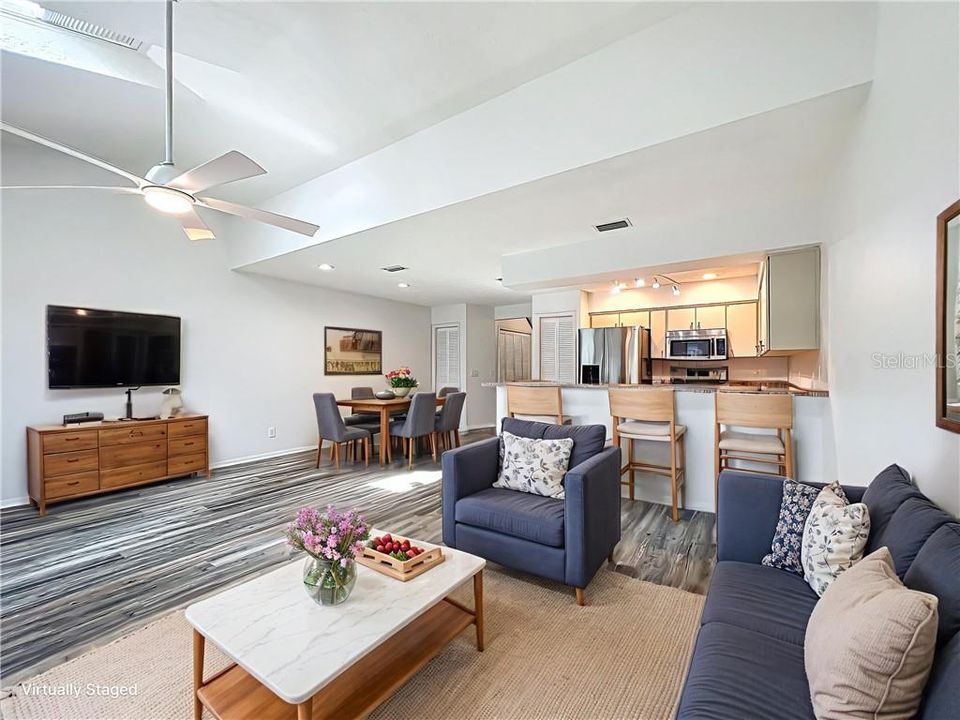 Recently Sold: $344,900 (2 beds, 2 baths, 1209 Square Feet)