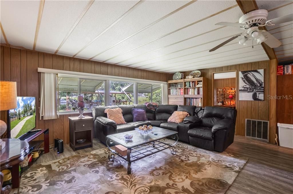 Recently Sold: $140,000 (3 beds, 2 baths, 1344 Square Feet)
