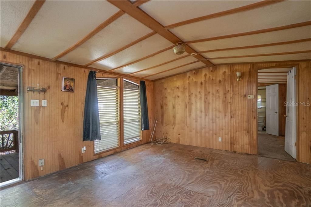 Vendido Recientemente: $70,000 (2 camas, 2 baños, 840 Pies cuadrados)