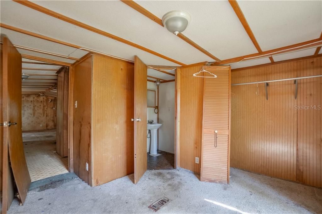 Vendido Recientemente: $70,000 (2 camas, 2 baños, 840 Pies cuadrados)