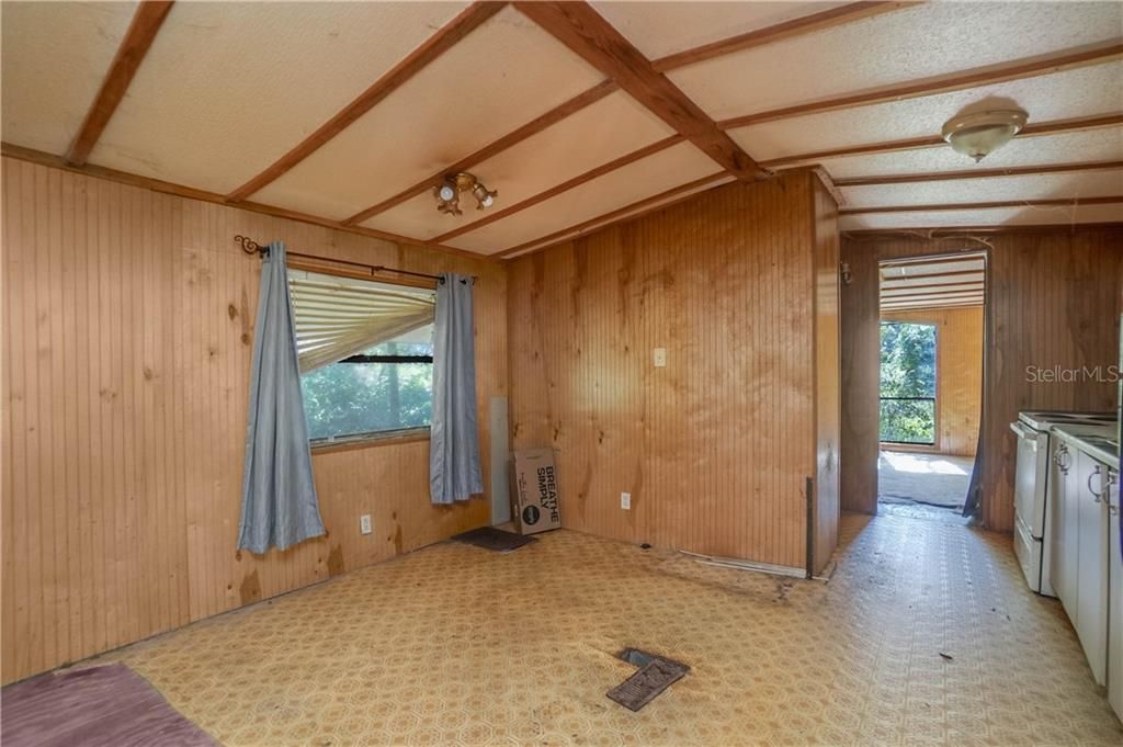 Vendido Recientemente: $70,000 (2 camas, 2 baños, 840 Pies cuadrados)