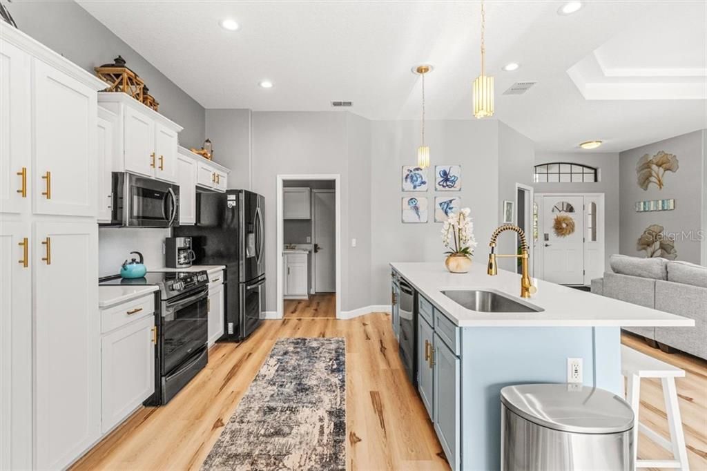 Recently Sold: $1,074,000 (4 beds, 2 baths, 2009 Square Feet)