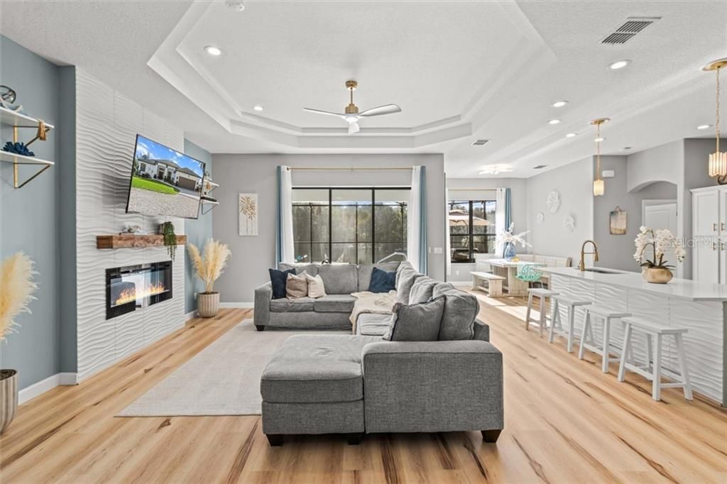 Recently Sold: $1,074,000 (4 beds, 2 baths, 2009 Square Feet)