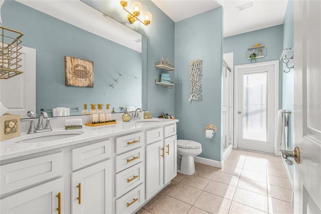 Recently Sold: $1,074,000 (4 beds, 2 baths, 2009 Square Feet)