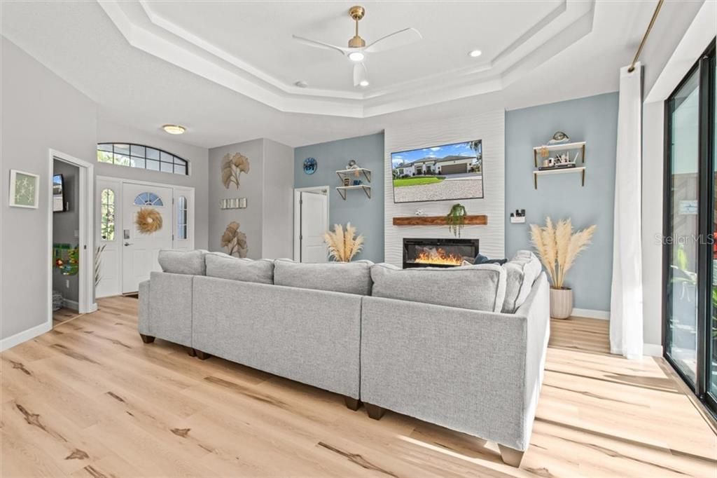 Recently Sold: $1,074,000 (4 beds, 2 baths, 2009 Square Feet)