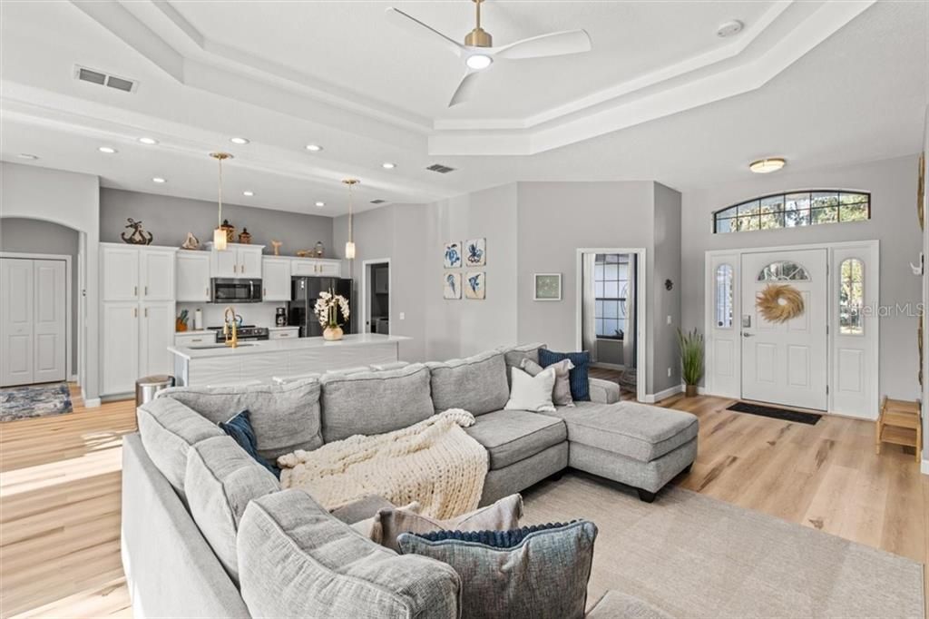 Recently Sold: $1,074,000 (4 beds, 2 baths, 2009 Square Feet)