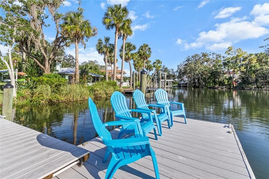 Recently Sold: $1,074,000 (4 beds, 2 baths, 2009 Square Feet)
