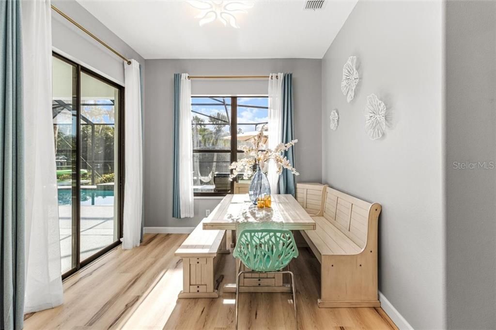 Recently Sold: $1,074,000 (4 beds, 2 baths, 2009 Square Feet)