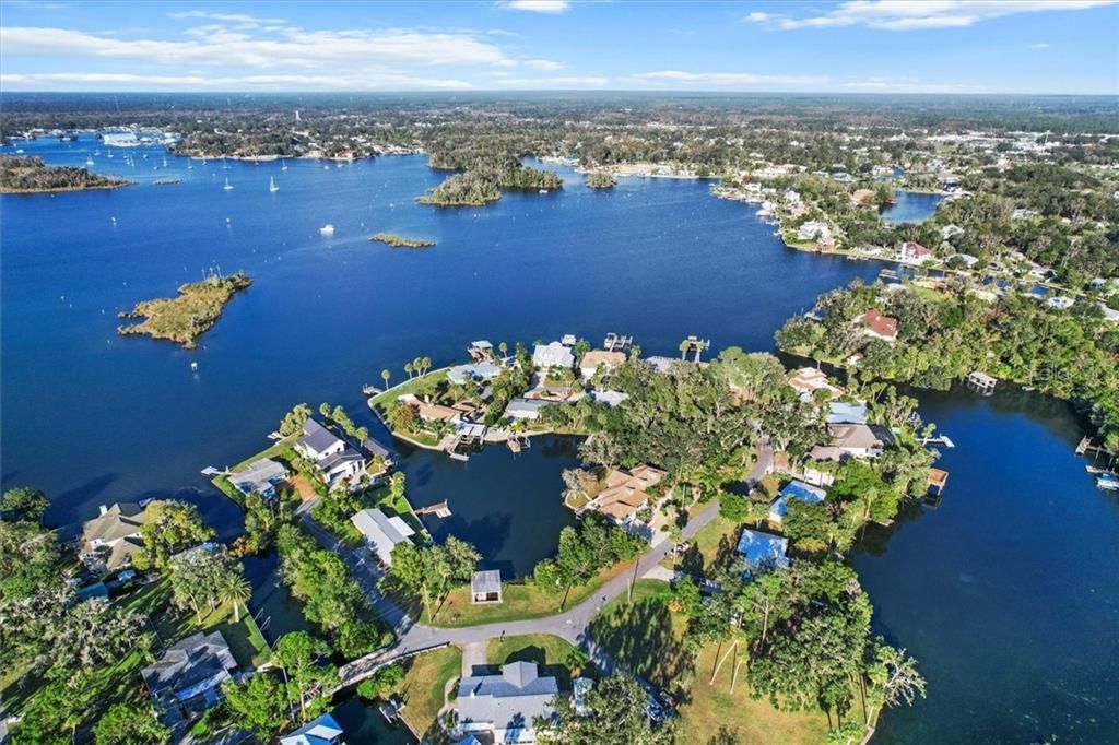 Recently Sold: $1,074,000 (4 beds, 2 baths, 2009 Square Feet)