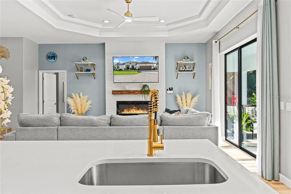 Recently Sold: $1,074,000 (4 beds, 2 baths, 2009 Square Feet)
